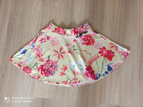 Sukňa s kvetmi, s