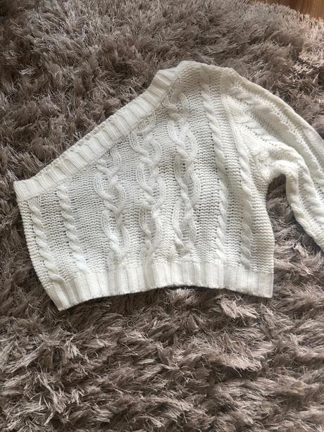 Biely sveter, 40