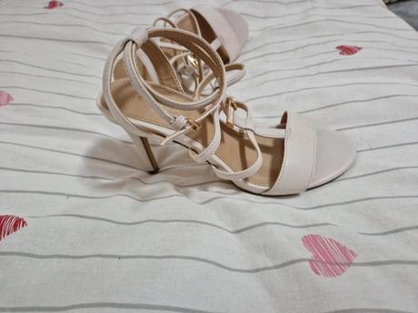 Béžové sandále, 38
