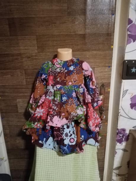 Dievčenske šaty, 110