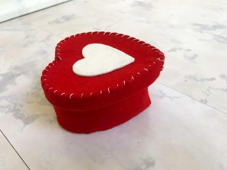 Filcová šperkovnica,