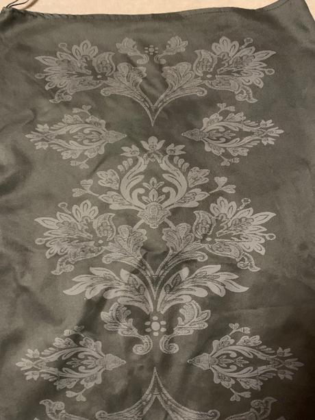 Cierna sukna so vzorom, xl