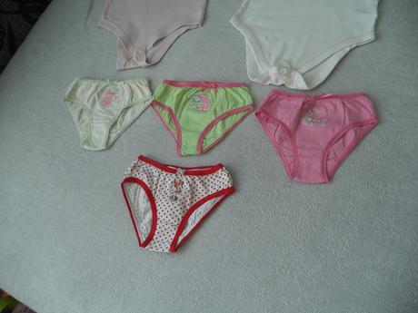 4 x gaťky + 2 body k tomu 98, f&f,98