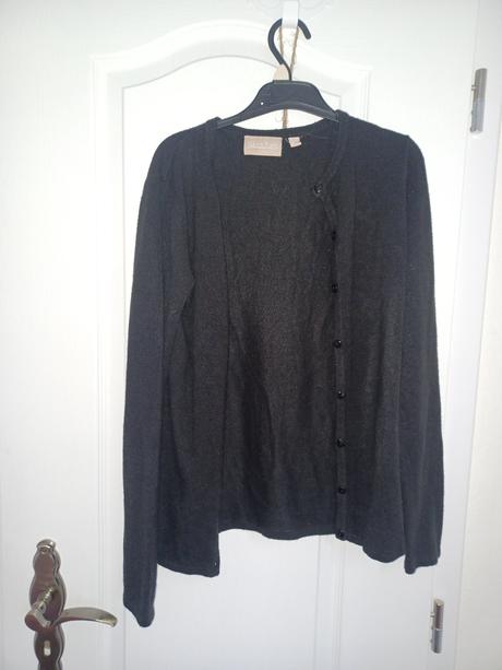 Elegantný svetrik, s