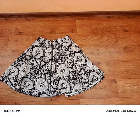 Dámska sukňa, amisu,m