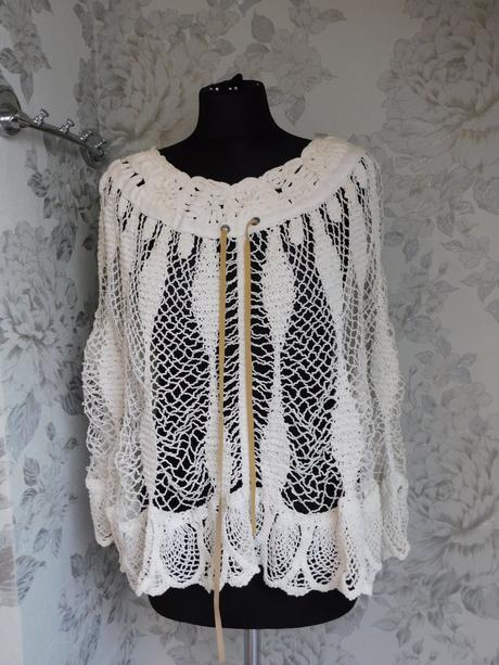 Kvalitne velmi pekne azurove pončo, 42