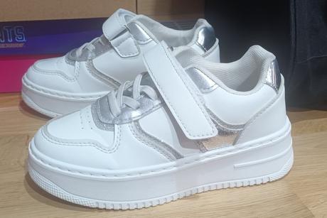 Krásne dievčenské topánky, 29