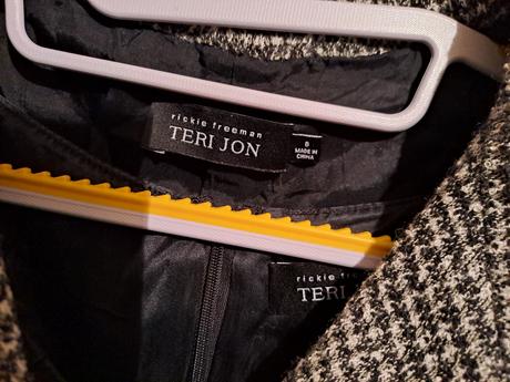 Zaujímavé  vlnené vintage šaty s bolerkom, 38