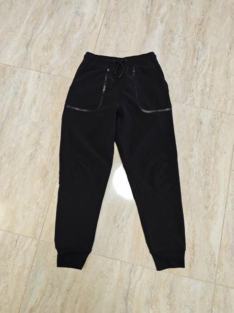 Tenké športové nohavice, zara,134