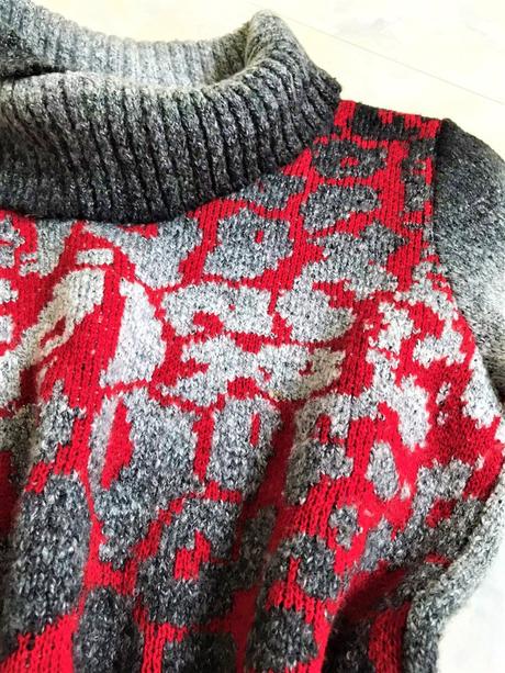 Teplý buklé pulóvrik/rolák, xl