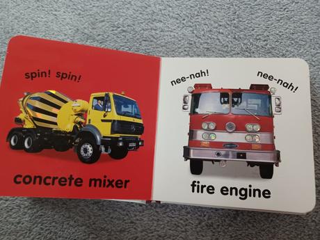 Kniha trucks baby touch and feel, 