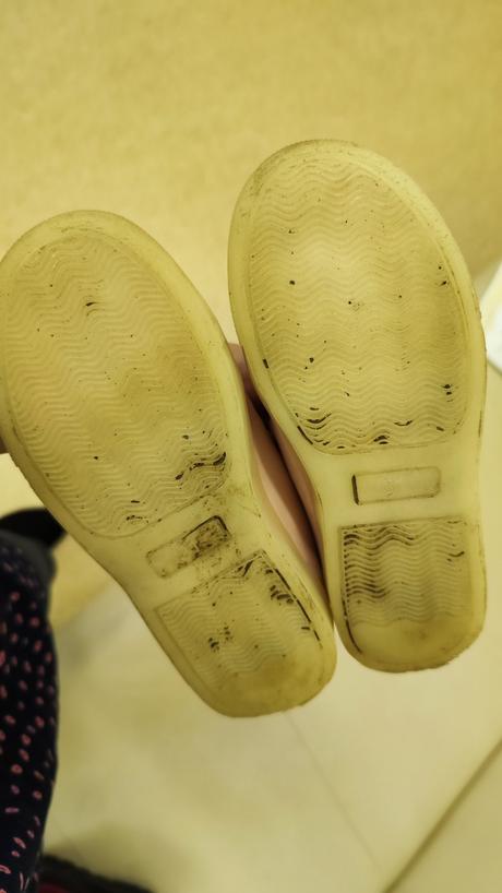 Blikajúce tenisky, 31