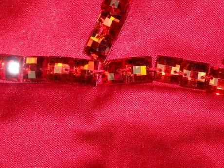 Kvalitné červené šaty, m