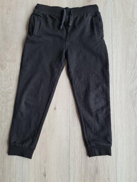 Chlapcenske teplaky, sinsay,128