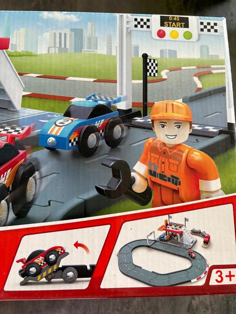 Hape - pretekarska draha so stanicou,