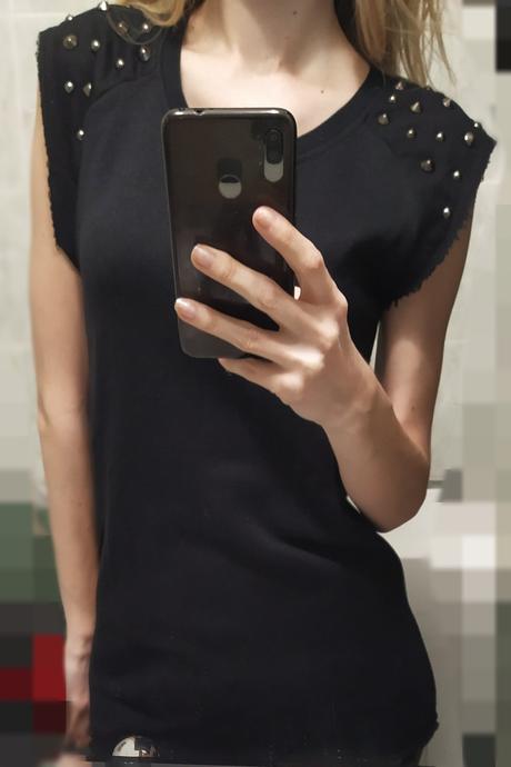 Predĺžené tričko s cvokmi, s