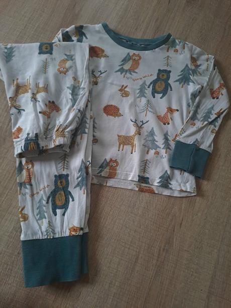 Pyžamo veľ. 110/116, 110