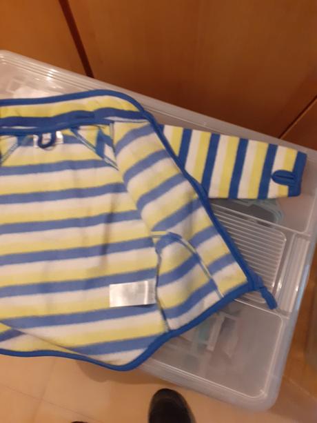 3 mikiny a 4 tričká  (2-3 roky), 86–98