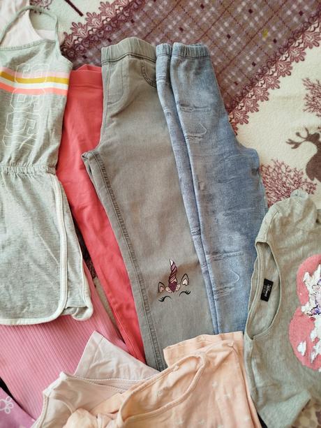 Darujem za postovné balík vecičiek č.128/134, 128