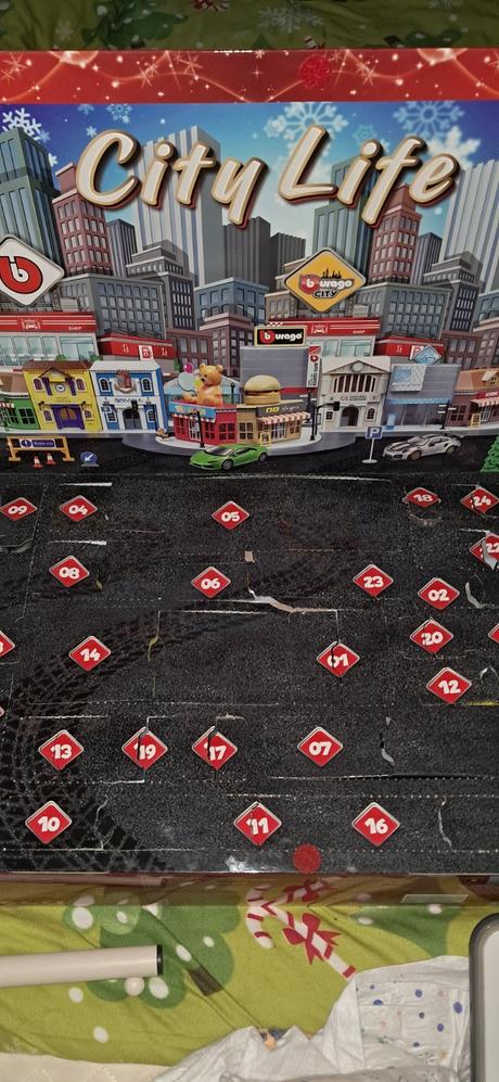 Otvorený, ale kompletný adventný kalendár, 