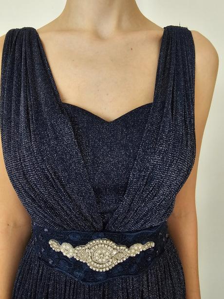 Tmavomodré spoločenské šaty, m