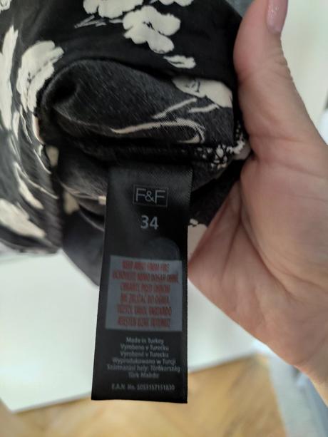 Čierne kvetované šaty, f&f,xs