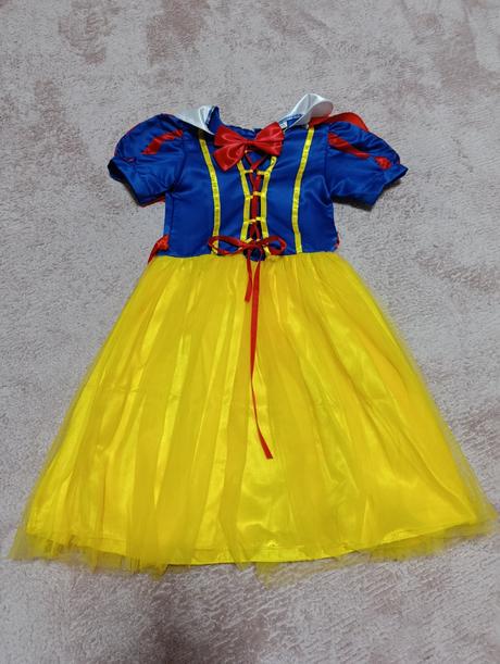 Kostým na karneval snehulienka, 