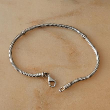 Strieborný hadíkový náramok,