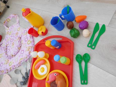 Príslúšenstvo pre bábiku/všetko ako na foto,,