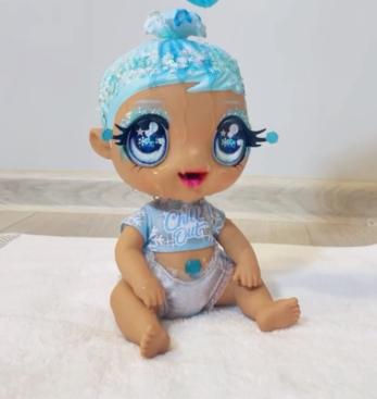 Glitter babyz bábika,