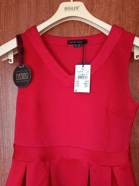 Červené šaty 38, gate,38