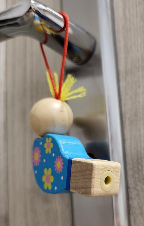 Drevená kľúčenka vtáčik, 