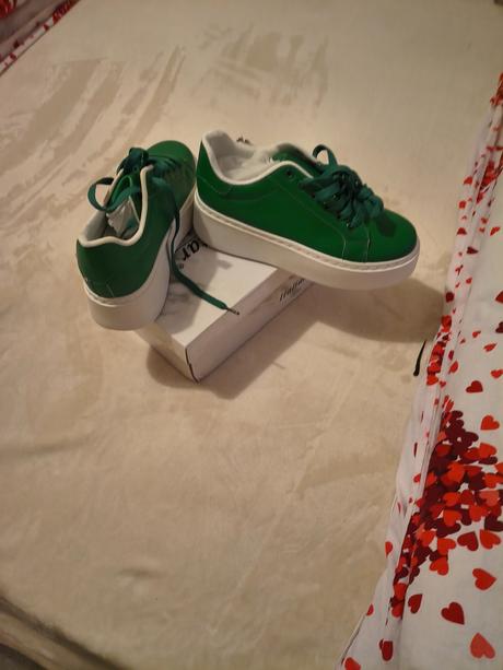 Predám botassky, 37