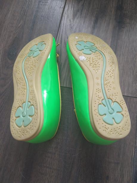 Lakované balerínky, 29