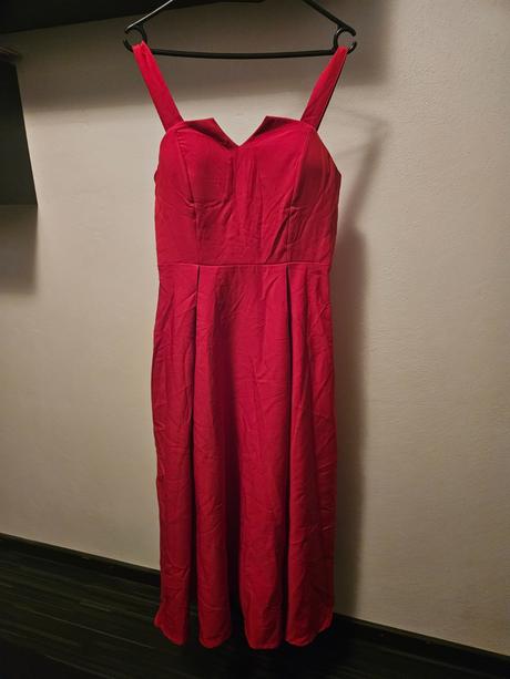 Dlhé šaty na nízku postavu, s