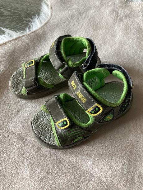 Sandálky na suchý zips, 23