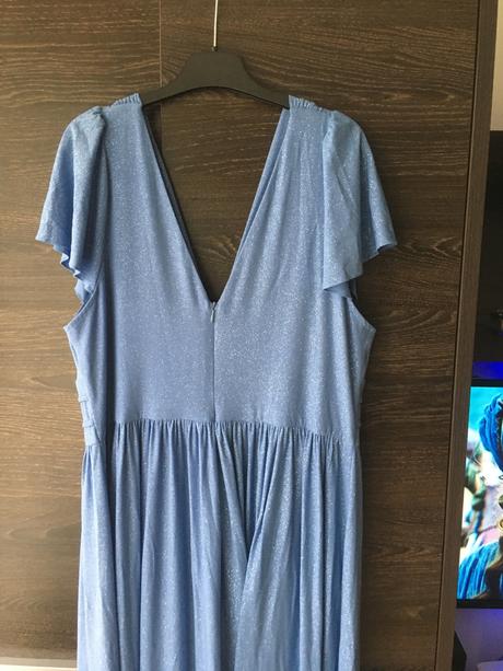 Spoločenské šaty, 44