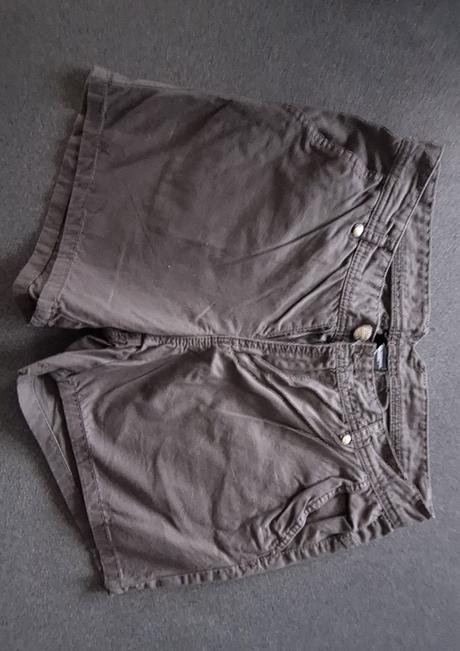 Šortky, takko,38
