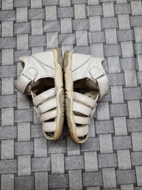 Dievčenské sandálky, 23