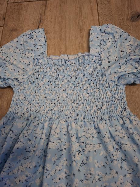 Nadherne kvetinove saty, 146