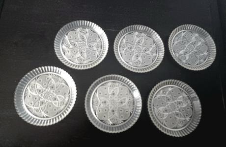 Veľmi staré tácky pod poháre, 