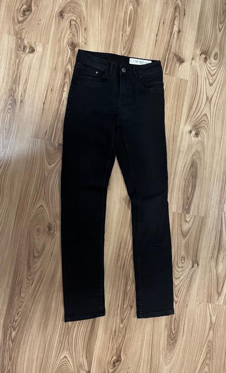 Rifle so stredne vysokým pasom, esmara,s