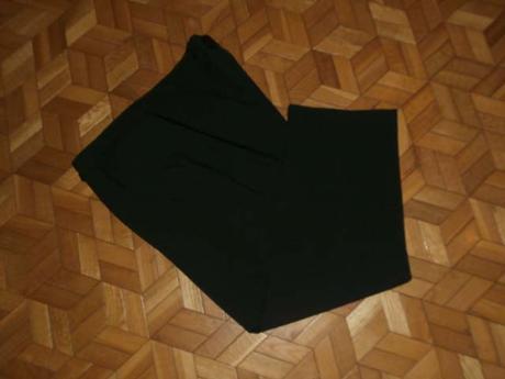 Čierne nohavice, 44