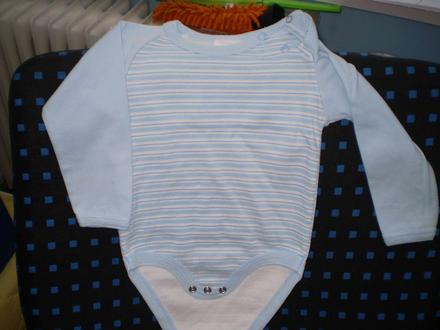 Svetlomodre body s mikinkou, 74