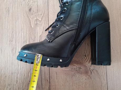 Dámske zateplené šnúrovacie čizmy, 38