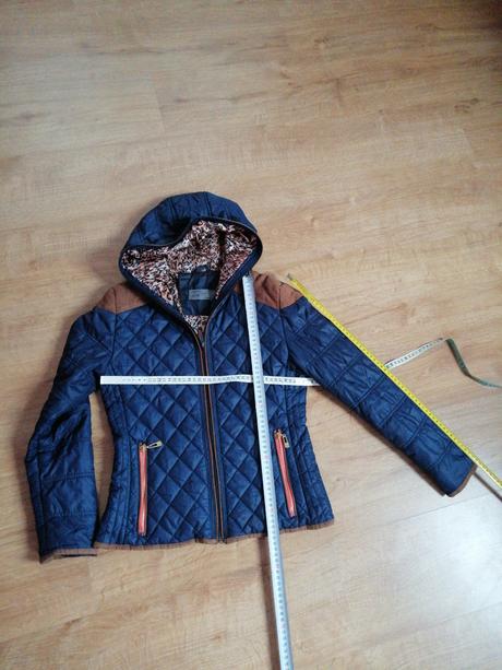 Dievčenská bunda, 152