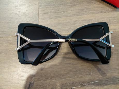 Extravagantne okuliare guess, guess