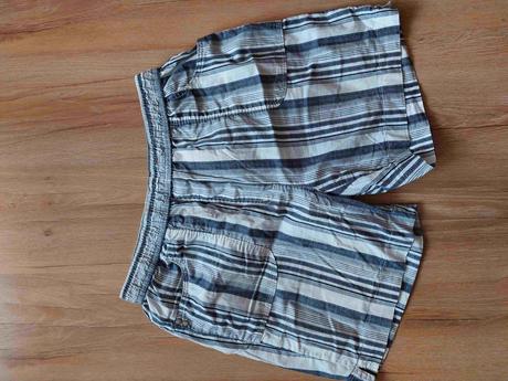 Šortky pásikavé, 46