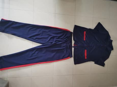 Dámské sportove kostym, 44