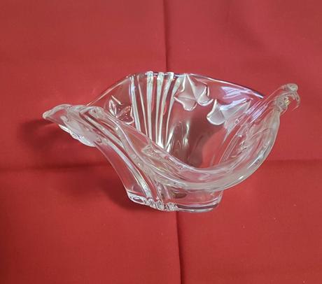 Zaujimava skenena miska,